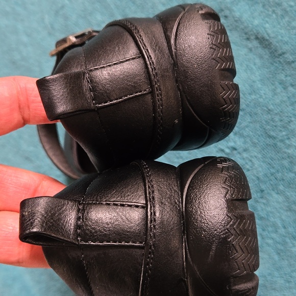 YUU Black Vegan Leather MaryJane Loafer SZ.8 NWT NIB - Picture 9 of 13